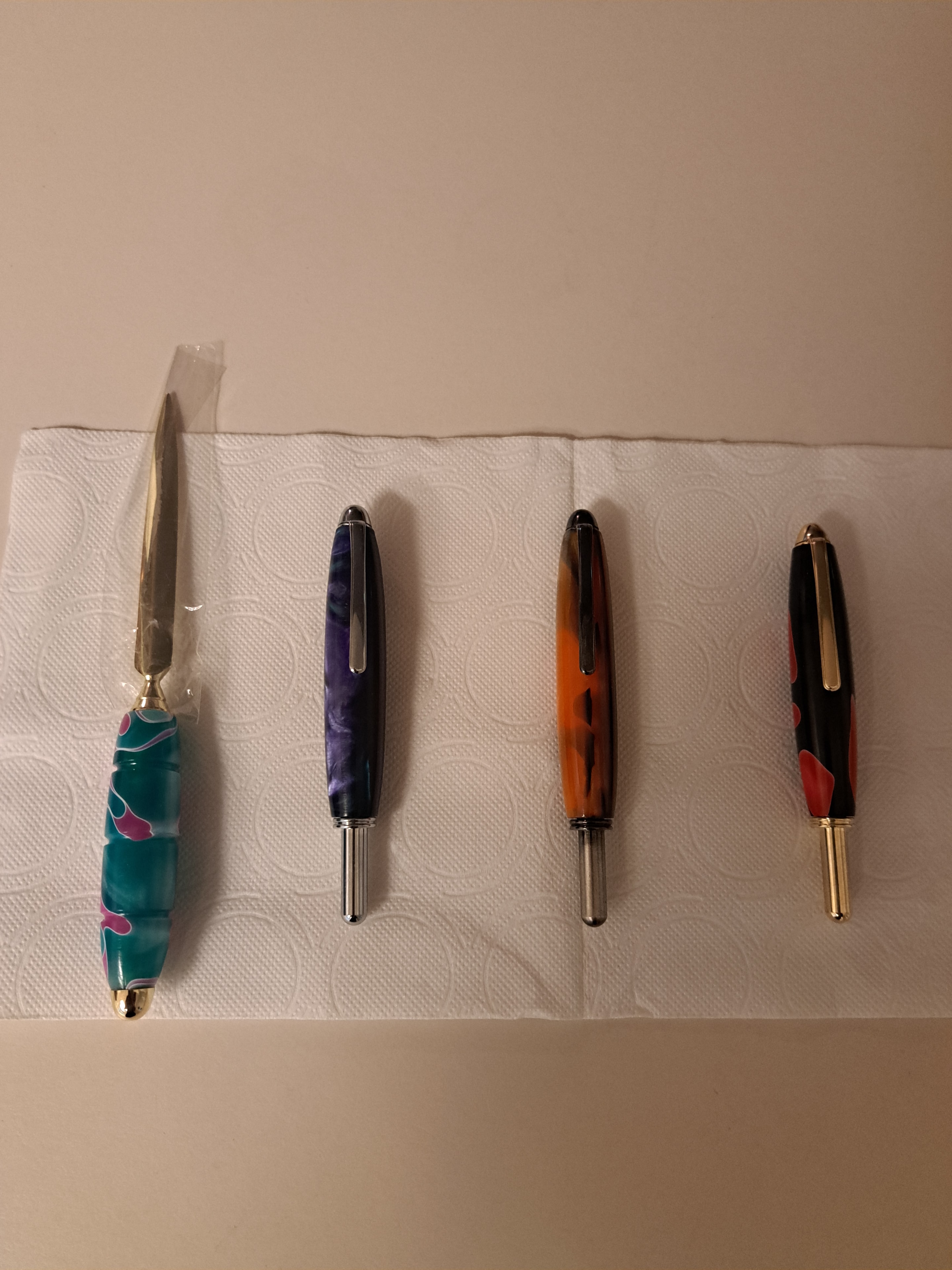 Custom handmade pen by Li'l Walt's Creations